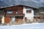 Gordons-Lodge-Bock-Alte-Bundesstrasse-10-Itter-Haus-Winter